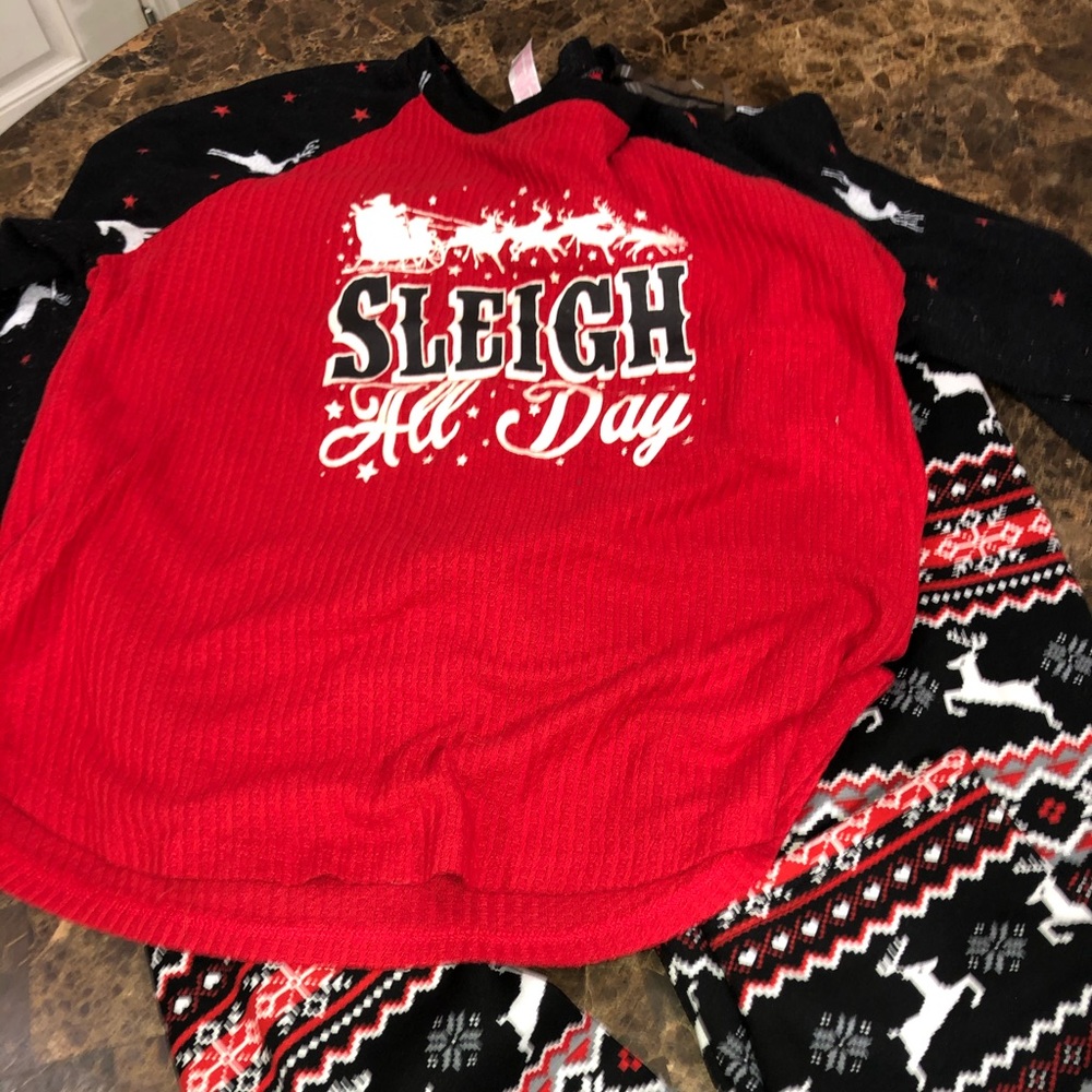 Set of top with pants